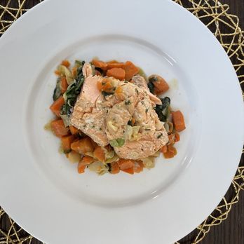 Trifecta - Salmon and mixed veggies with sweet potatoes - Food Delivery Services Near Me - Sacramento, California Trifecta - Salmon and mixed veggies with sweet potatoes - Food Delivery Services Near Me - Sacramento, California