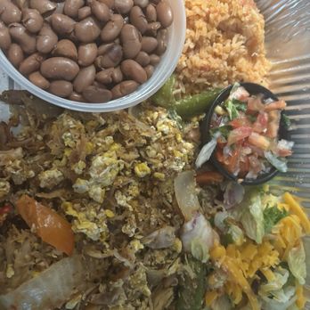El Novillero - Carnitas Machaca with rice and pinto beans - Mexican Near Me - Sacramento, California El Novillero - Carnitas Machaca with rice and pinto beans - Mexican Near Me - Sacramento, California