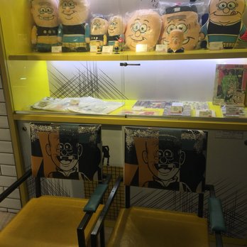 老夫子餐館 - A few of the many merchandise they had for sale - Hong Kong Style Cafe Near Me - Hong Kong, HK