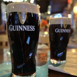 O'Shea's Olde Inne - Guiness! Slaintè!