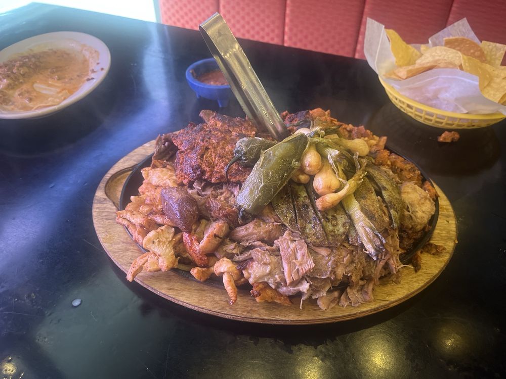 El Vaquero Mexican Grill Cantina Logo