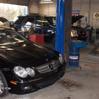 Murray's Auto Service - Murray's Auto Service inside the shop picking up my car. - Auto Repair Near Me - Norristown, Pennsylvania Murray's Auto Service - Murray's Auto Service inside the shop picking up my car. - Auto Repair Near Me - Norristown, Pennsylvania