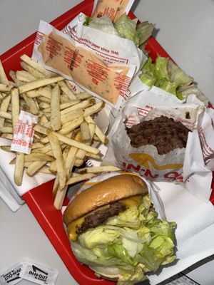 In-N-Out Burger by null