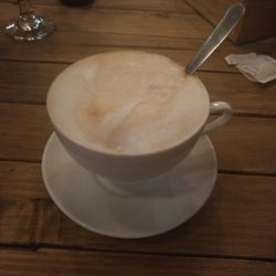 Café Bar 500 Noches - Capuchino gourmet de nuez. Delicioso