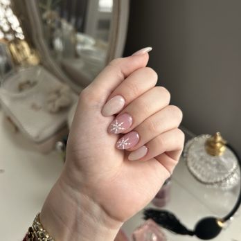 Queen Nails and Spa - Pink Christmas nails - Nail Salons Near Me - Meadville, Pennsylvania Queen Nails and Spa - Pink Christmas nails - Nail Salons Near Me - Meadville, Pennsylvania
