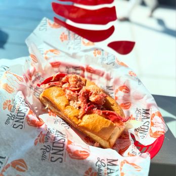 Mason's Famous Lobster Rolls - Sandwiches Near Me - Midlothian, Virginia Mason's Famous Lobster Rolls - Sandwiches Near Me - Midlothian, Virginia