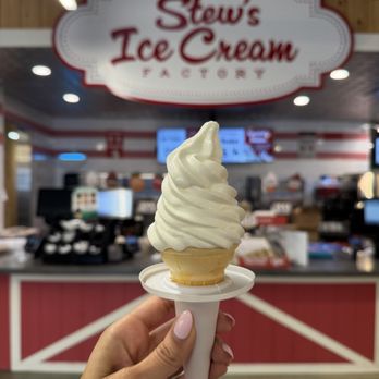 Stew Leonards - Small Vanilla Yogurt Cone (~$4) - Beer, Wine & Spirits Near Me - Clifton, New Jersey