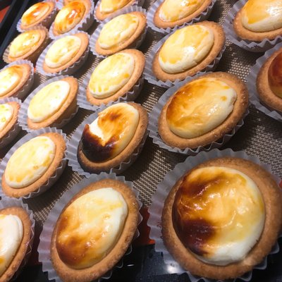 Bake Cheese Tart by null