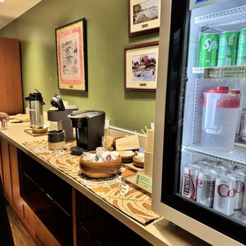IASS Hawaii Lounge - Coffee - Airport Lounges Near Me - Honolulu, Hawaii IASS Hawaii Lounge - Coffee - Airport Lounges Near Me - Honolulu, Hawaii