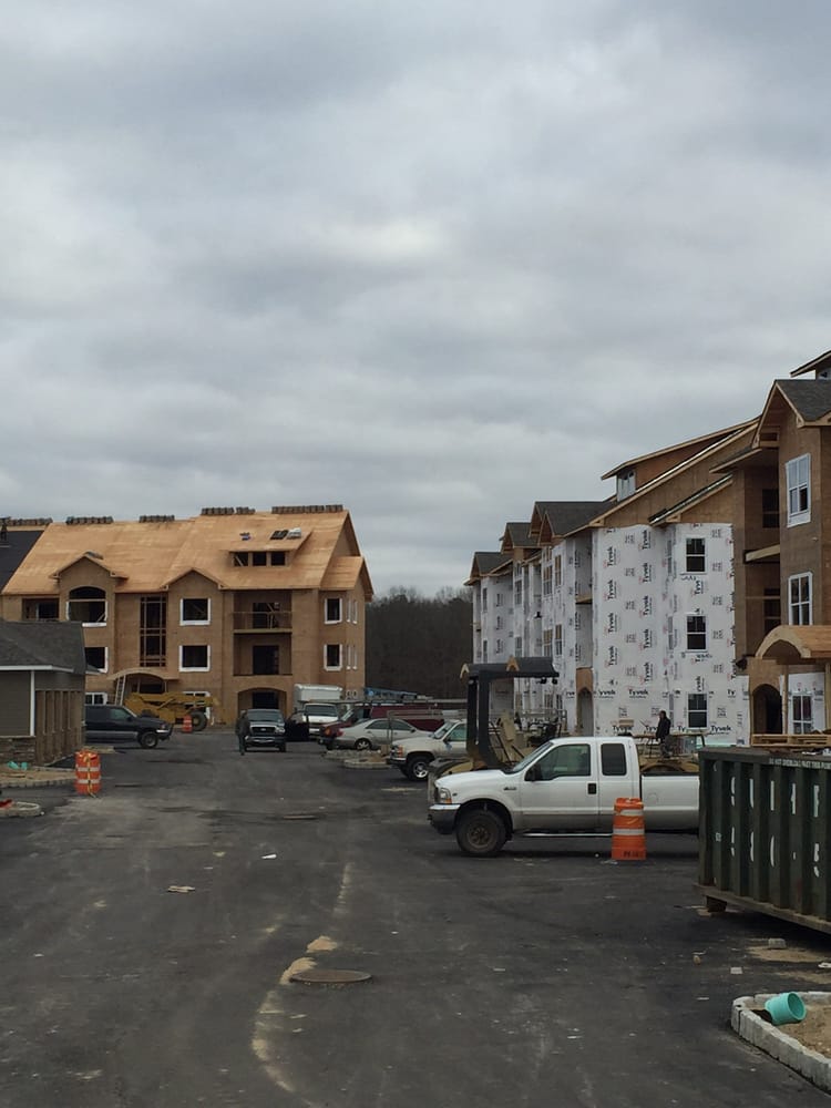 AVR THE MEADOWS Yaphank Woods Boulevard & William Floyd Pkwy