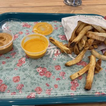 Bossy Beulah's Ft. Mill - Bossy Sauce, Zack's Hot Sauce, Fries - Desserts Near Me - Fort Mill, South Carolina