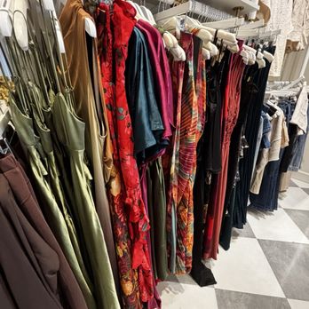 Four Sisters Boutique - Women's Clothing Near Me - Omaha, Nebraska Four Sisters Boutique - Women's Clothing Near Me - Omaha, Nebraska