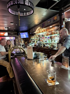 Silver Corner Bar by null