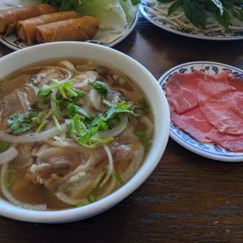 Pho Huong - Small Pho with Fresh Noodles and Rare Steak on the Side - Vietnamese Near Me - San Jose, California