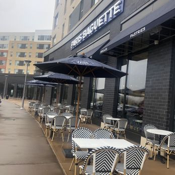 Paris Baguette - tables and umbrellas outside a restaurant - Coffee & Tea Near Me - Herndon, Virginia Paris Baguette - tables and umbrellas outside a restaurant - Coffee & Tea Near Me - Herndon, Virginia