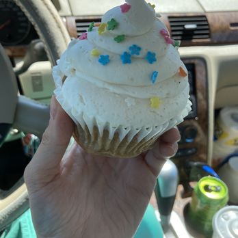 The Mockingbird Bakery - Vegan vanilla strawberry cupcake - Patisserie/Cake Shop Near Me - Kent, Ohio The Mockingbird Bakery - Vegan vanilla strawberry cupcake - Patisserie/Cake Shop Near Me - Kent, Ohio