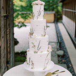 Pastry Atelier PQ - Wedding Cake with PQ lavender from her yard