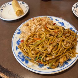 Tray's Garden Chinese Restaurant - Chicken Lo Mein with pork fried rice, egg roll