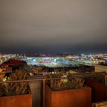 Bobby Hotel Rooftop Lounge - Rooftop view - Cocktail Bars Near Me - Nashville, Tennessee Bobby Hotel Rooftop Lounge - Rooftop view - Cocktail Bars Near Me - Nashville, Tennessee
