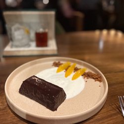 Carmela y Sal - Flourless chocolate cake