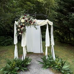 Whats Bloomin Now - It's not just design, we also install floral pieces on-site.
Arbors, Tables, Chairs & more!