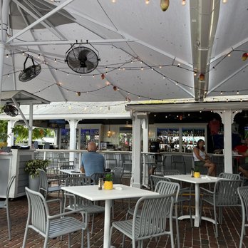 Mangoes - Patio dining - Seafood Near Me - Key West, Florida Mangoes - Patio dining - Seafood Near Me - Key West, Florida