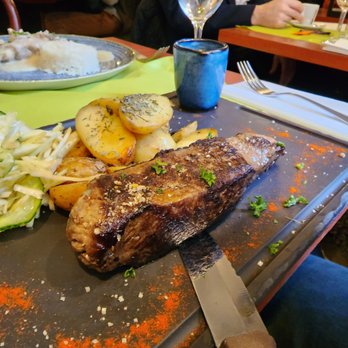 Le Mesturet - Steak (super tough) - Bistros Near Me - Paris, 75 Le Mesturet - Steak (super tough) - Bistros Near Me - Paris, 75
