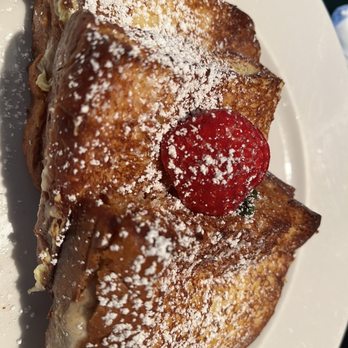 Sweet E's Cafe - Stuffed banana and cream cheese French toast - Cafes Near Me - Honolulu, Hawaii