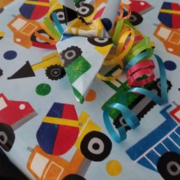 Origami crane was very cool...thank you ladies! Origami crane was very cool...thank you ladies!