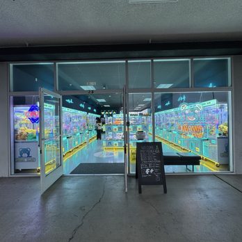 Wawa Claw - Venues & Event Spaces Near Me - Gardena, California