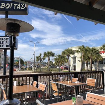 Frabotta's Beach Kitchen - Lunching at Frabotta's for a great salad! - Pizza Near Me - Madeira Beach, Florida
