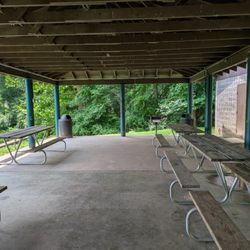 Ridenour Lake picnic pavilion with power