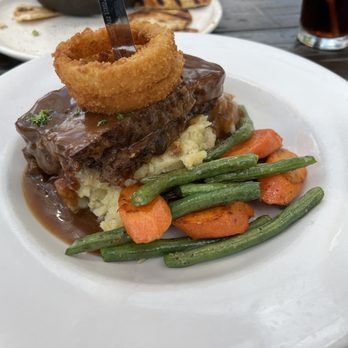 Crossings Pub & Eatery - Meatloaf - Pubs Near Me - London, Ontario Crossings Pub & Eatery - Meatloaf - Pubs Near Me - London, Ontario