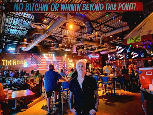 Tin Roof by null