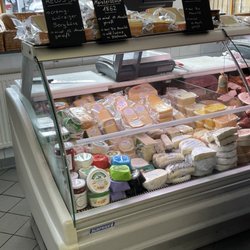 Kaspars Hofladen - Käse Theke