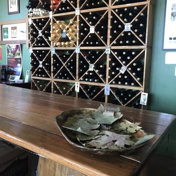 Peterson Winery - Tasting room interior. - Wineries Near Me - Healdsburg, California
