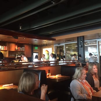 R+D Kitchen - Interior view - New American Near Me - Santa Monica, California R+D Kitchen - Interior view - New American Near Me - Santa Monica, California