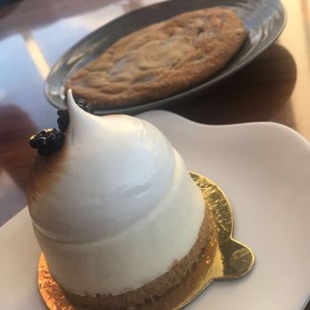 Edwards Dessert Kitchen - Key lime cheesecake and chocolate chip cookie - Desserts Near Me - Minneapolis, Minnesota