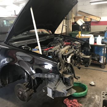Wayne's Automotive - Water pump replacement on a Volkswagen - Auto Repair Near Me - Warminster, Pennsylvania Wayne's Automotive - Water pump replacement on a Volkswagen - Auto Repair Near Me - Warminster, Pennsylvania