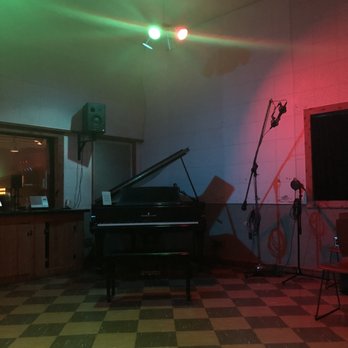Historic RCA Studio B - Elvis' favorite piano - Landmarks & Historical Buildings Near Me - Nashville, Tennessee Historic RCA Studio B - Elvis' favorite piano - Landmarks & Historical Buildings Near Me - Nashville, Tennessee