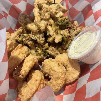 New England Fishmongers - Shrimps and clams - Seafood Markets Near Me - Kittery, Maine New England Fishmongers - Shrimps and clams - Seafood Markets Near Me - Kittery, Maine