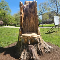 White Oak Leaf Throne