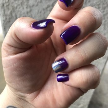 Le's O Nails - Nails by Tom - Nail Salons Near Me - Oxnard, California
