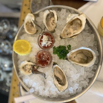 Hudson House - Oysters - Cocktail Bars Near Me - Houston, Texas Hudson House - Oysters - Cocktail Bars Near Me - Houston, Texas