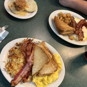 Metro Diner - The best diner I've been to! It was quick & tasted great.The server  (Melissa) was magnificent. She was very attentive - American Near Me - Birmingham, Alabama