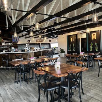 Frida's Cantina - dining area and bar - Breakfast & Brunch Near Me - Pensacola, Florida