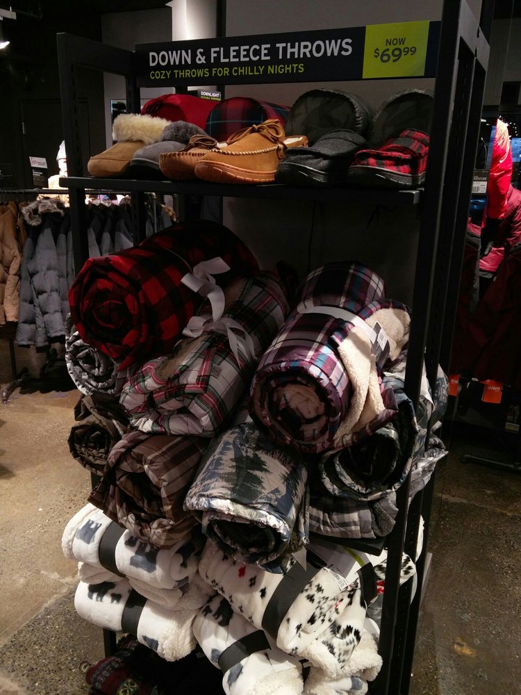 EDDIE BAUER 1150 Robson Street, Vancouver, British Columbia, Canada