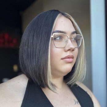 DeKeSo Salon - Money piece with espresso brown base - Hair Salons Near Me - Murrieta, California DeKeSo Salon - Money piece with espresso brown base - Hair Salons Near Me - Murrieta, California