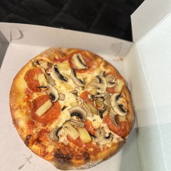 Junior Pizza - Mini size pizza with pepperoni, mushroom, and pineapple - Pizza Near Me - Los Angeles, California Junior Pizza - Mini size pizza with pepperoni, mushroom, and pineapple - Pizza Near Me - Los Angeles, California