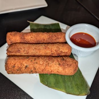 Spicy Lanka - Beef Rolls ($6/3pcs) - Sri Lankan Near Me - Richmond Hill, New York Spicy Lanka - Beef Rolls ($6/3pcs) - Sri Lankan Near Me - Richmond Hill, New York